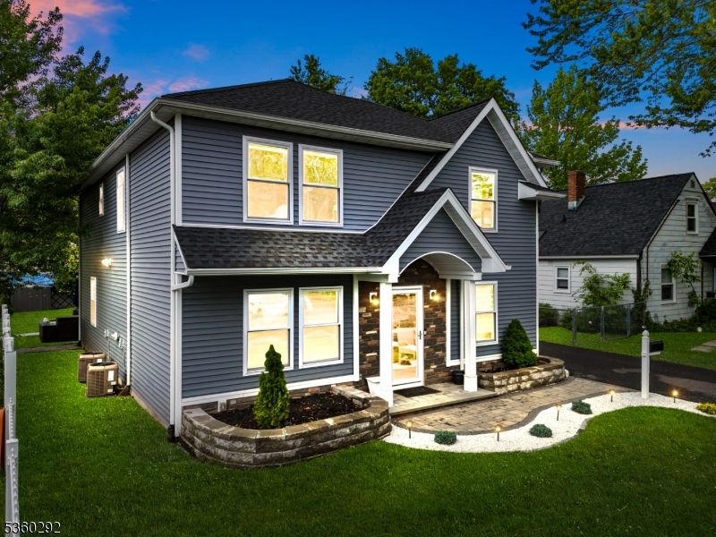 Exterior, Facade, Farmhouse