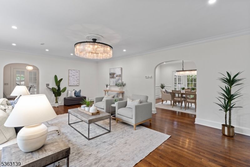 Chandelier, Dining room, Interior, Living room, Recessed Lighting, Wood Texture Flooring