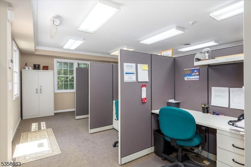 Home Office, Interior