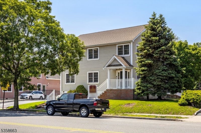 Exterior, Facade, Georgian