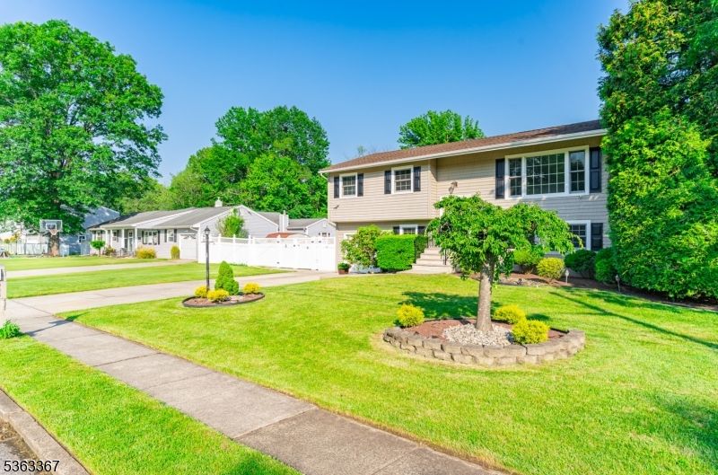 Attached, Backyard, Exterior, Facade, Raised Ranch