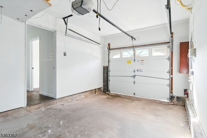 Garage, Interior