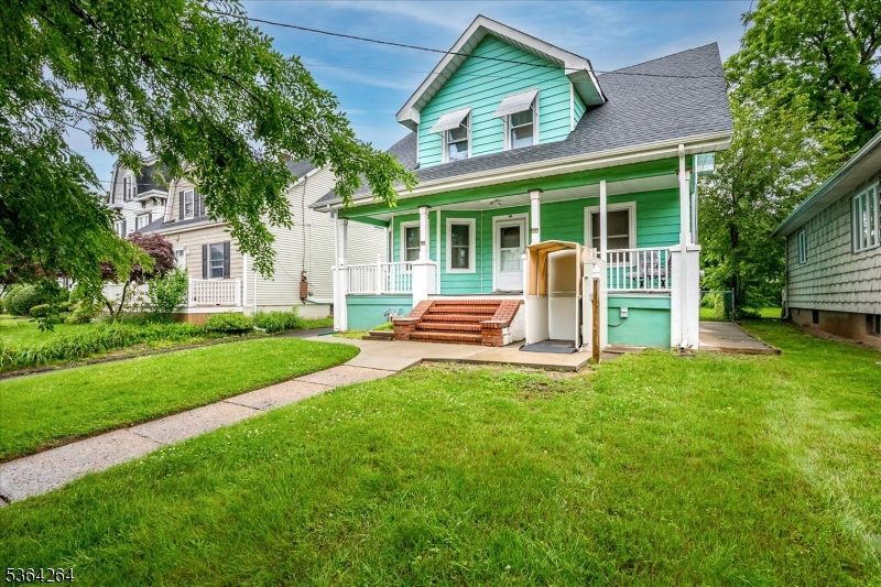 Backyard, Exterior, Facade, Cape Cod