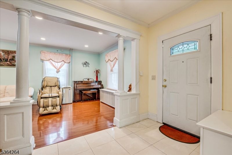 Interior, Piano, Recessed Lighting, Wood Texture Flooring
