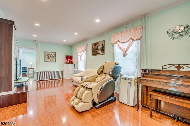 Interior, Living room, Piano, Recessed Lighting, Wood Texture Flooring