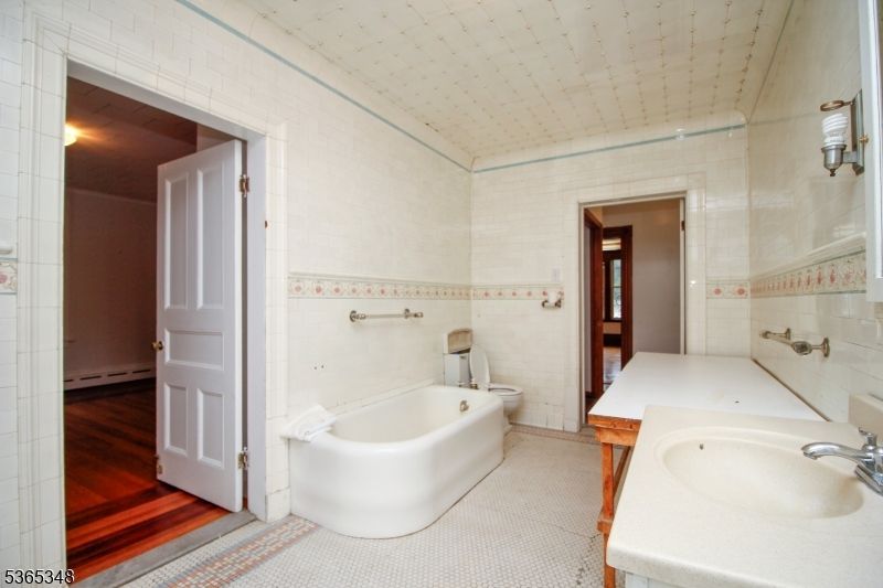 Bathroom, Dual Sink Vanities, Interior, Wood Texture Flooring