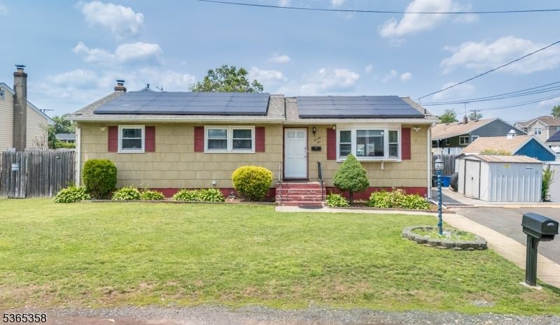 Exterior, Facade, Solar Panels, Cape Cod
