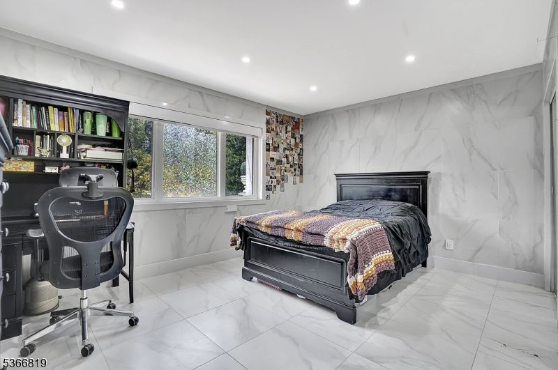 Bedroom, Home Office, Interior, Marble, Marble Walls, Recessed Lighting