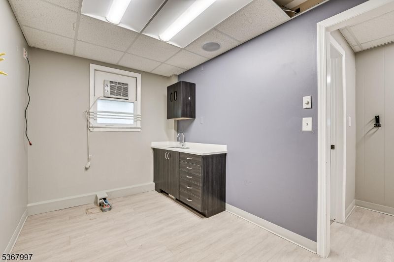 Bathroom, Interior, Recessed Lighting, Wood Texture Flooring