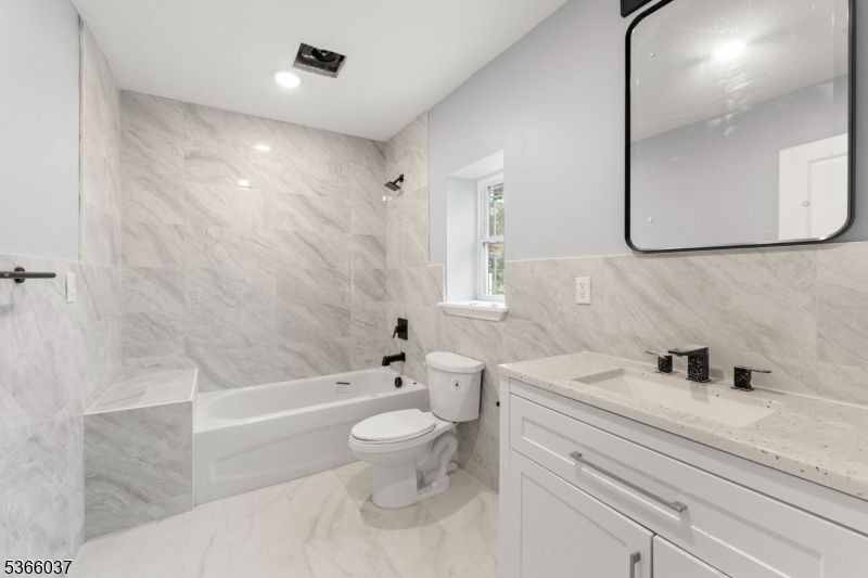 Bathroom, Interior, Marble, Marble Walls, Recessed Lighting