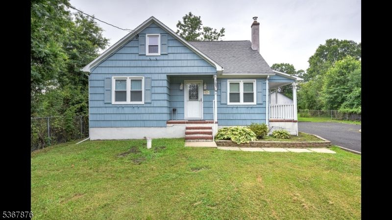 Backyard, Exterior, Facade, Cape Cod