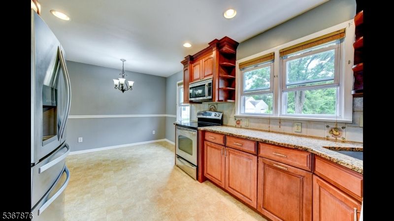 Chandelier, Interior, Kitchen, Recessed Lighting, Stainless Steel Appliances