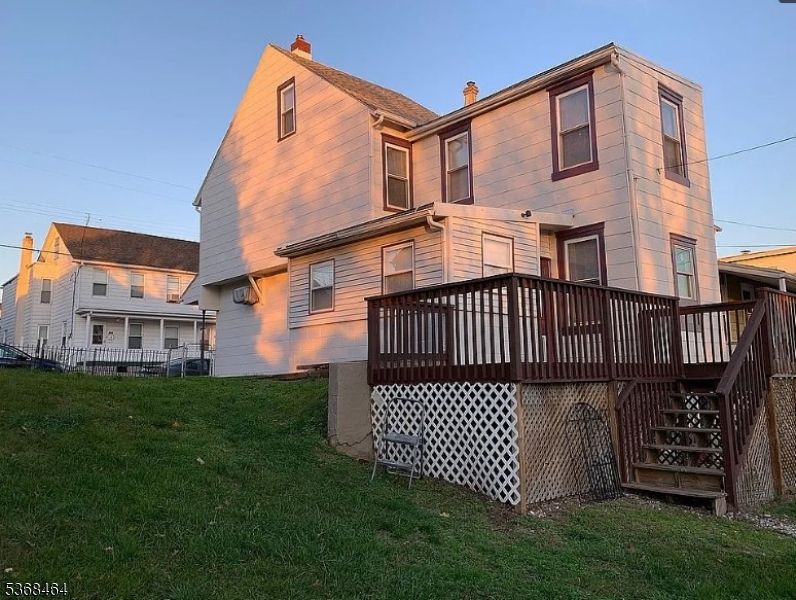 Backyard, Exterior, Facade, Rowhouse