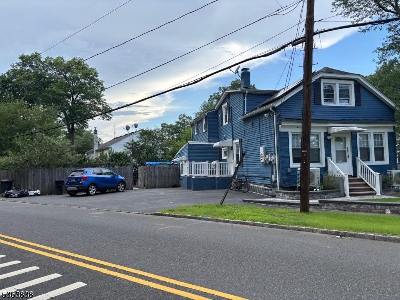 Exterior, Facade, Queen Anne Victorian