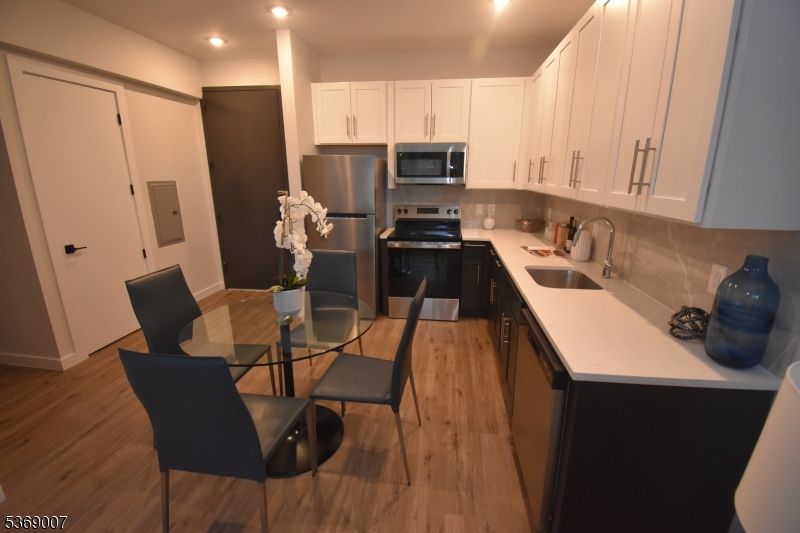 Dining room, Interior, Kitchen, Recessed Lighting, Wood Texture Flooring