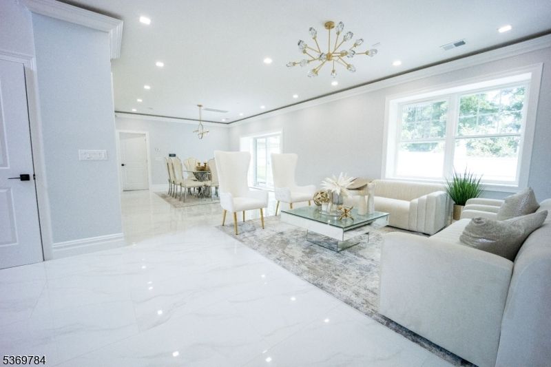 Chandelier, Dining room, Interior, Living room, Marble, Pendant Lights, Recessed Lighting