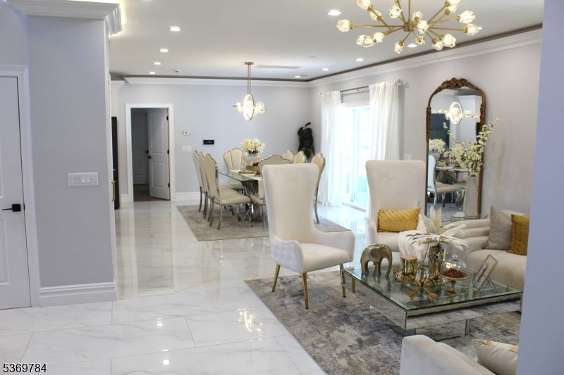 Chandelier, Dining room, Interior, Marble, Pendant Lights, Recessed Lighting