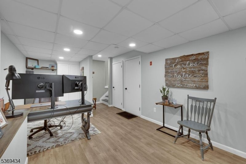 Home Office, Interior, Recessed Lighting, Wood Texture Flooring