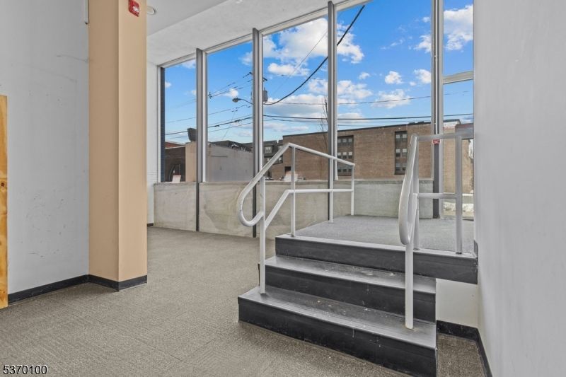 Interior, Sun Room, Water