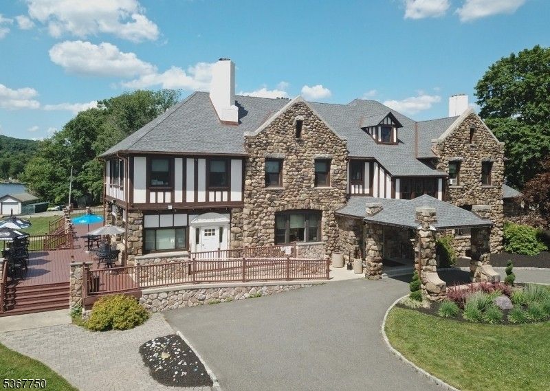 Exterior, Facade, Tudor Revival