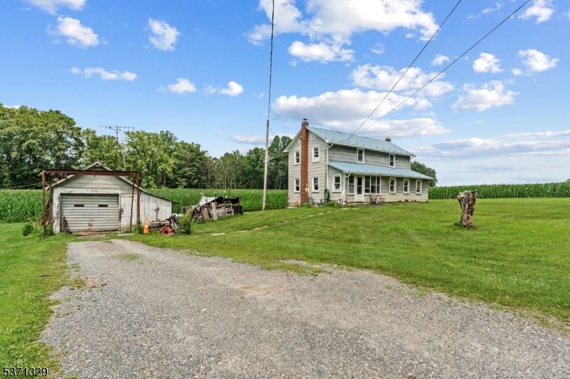 Backyard, Detached Garage, Exterior
