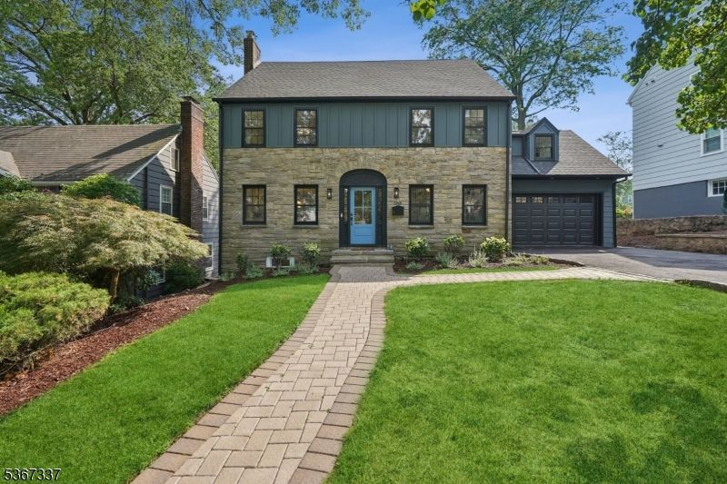 Attached, Exterior, Facade, Georgian