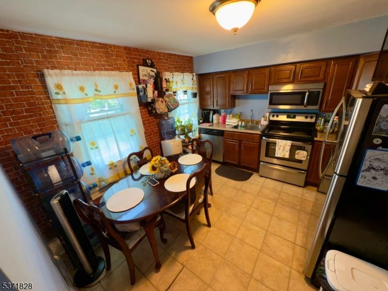 Dining room, Interior, Kitchen, Stainless Steel Appliances, Stone Walls