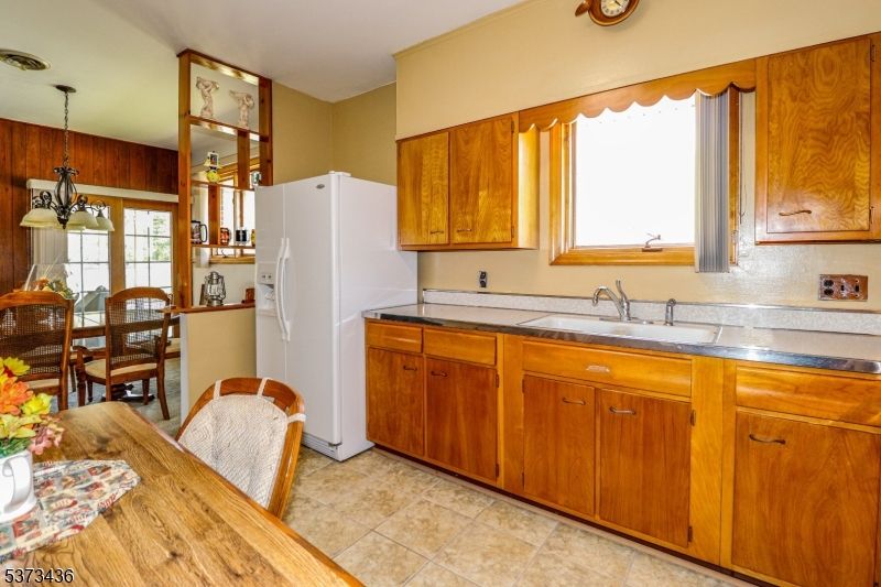 Dining room, Interior, Kitchen, Pendant Lights, Tile Countertops
