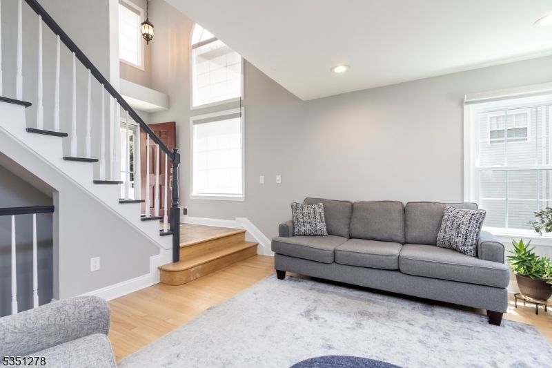 Interior, Pendant Lights, Recessed Lighting, Wood Texture Flooring