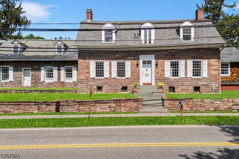 Exterior, Facade, Georgian