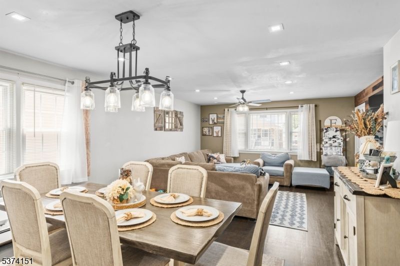 Dining room, Interior, Living room, Pendant Lights, Recessed Lighting, Wood Texture Flooring