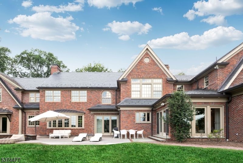 Exterior, Facade, Brick Facade, Brick Traditional