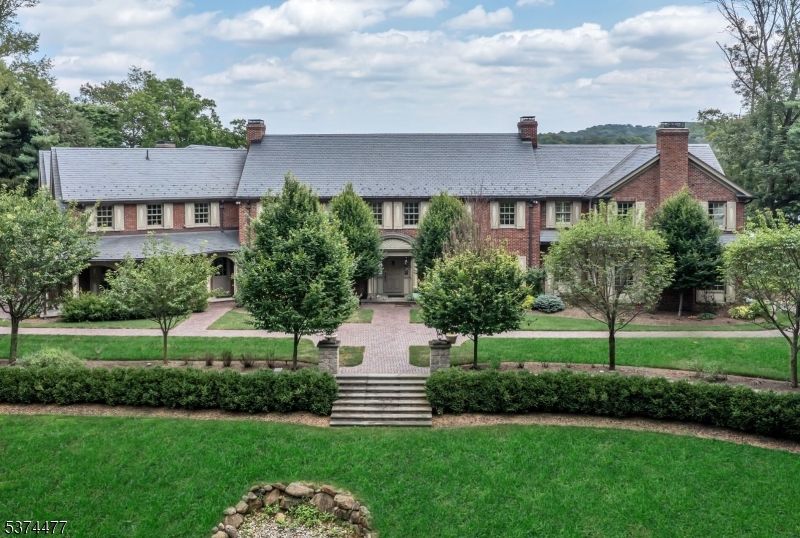 Backyard, Exterior, Facade, Brick Facade, French Provincial