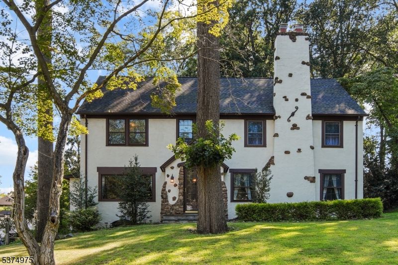 Backyard, Exterior, Facade, French Provincial
