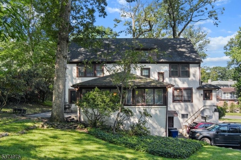 Exterior, Facade, French Provincial