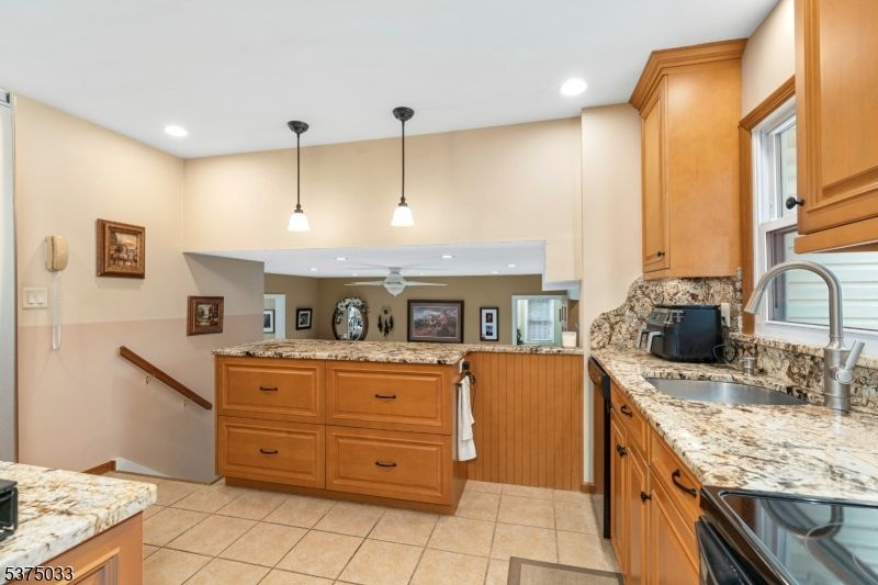Interior, Kitchen, Pendant Lights, Recessed Lighting