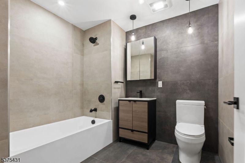 Bathroom, Interior, Pendant Lights, Recessed Lighting