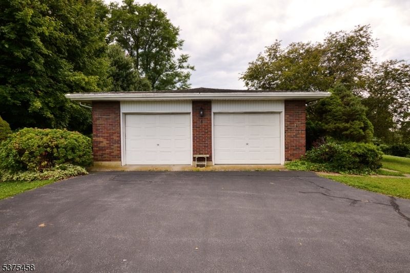 Attached, Exterior, Facade, Brick Facade, Ranch