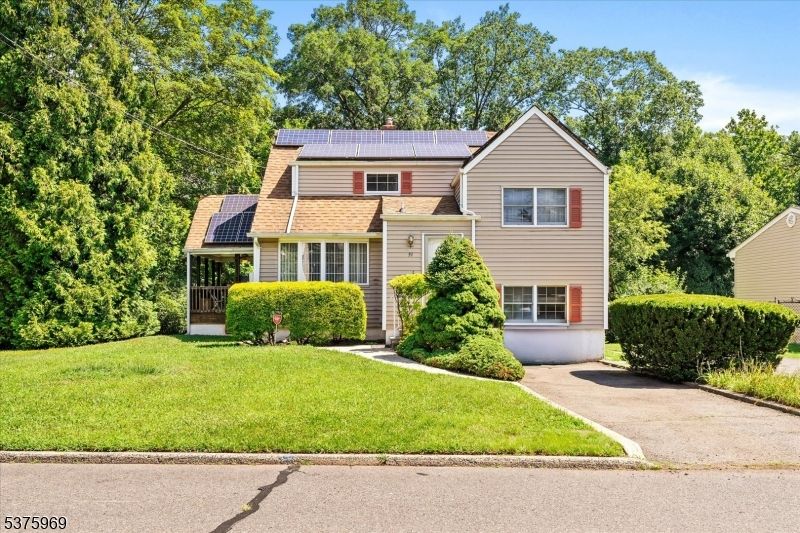 Exterior, Facade, Solar Panels, Farmhouse