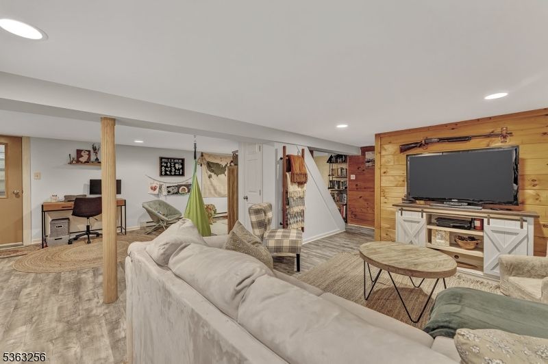 Home Office, Interior, Living room, Recessed Lighting, Wooden Walls