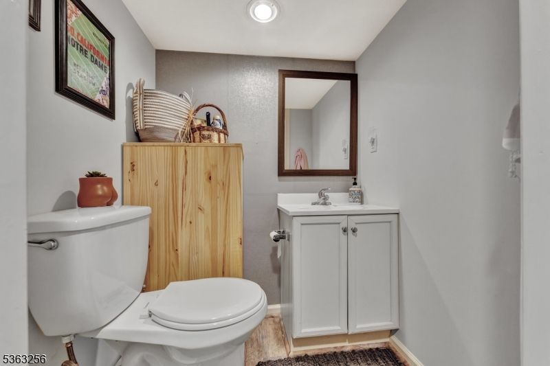 Bathroom, Interior, Recessed Lighting, Wood Texture Flooring