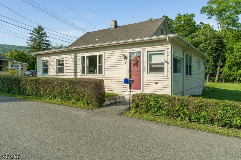 Backyard, Exterior, Facade, Cape Cod