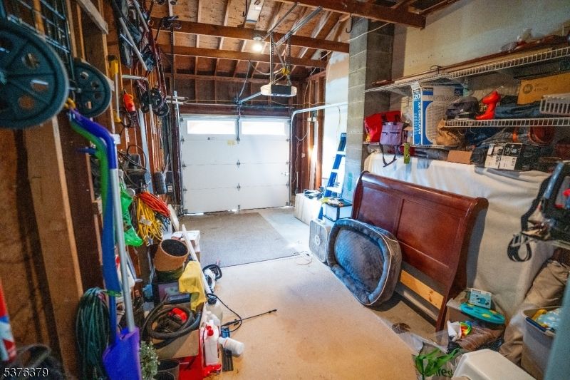 Garage, Interior, Wooden Beams