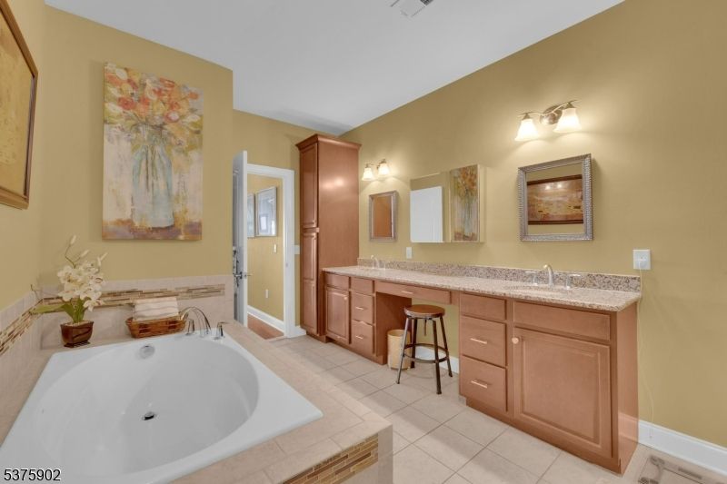 Bathroom, Dual Sink Vanities, Interior