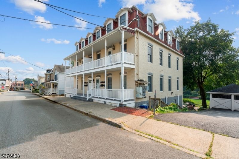 Detached Garage, Exterior, Facade, Queen Anne Victorian