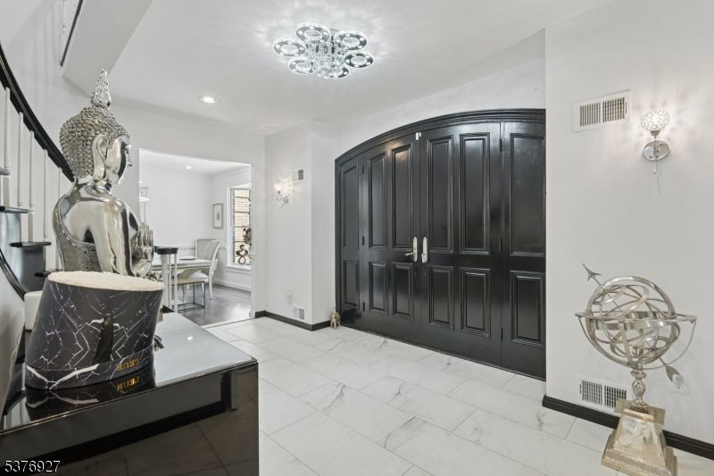 Chandelier, Dining room, Interior, Marble, Recessed Lighting