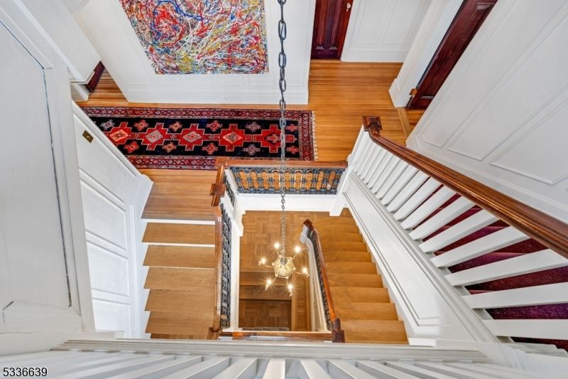 Chandelier, Interior