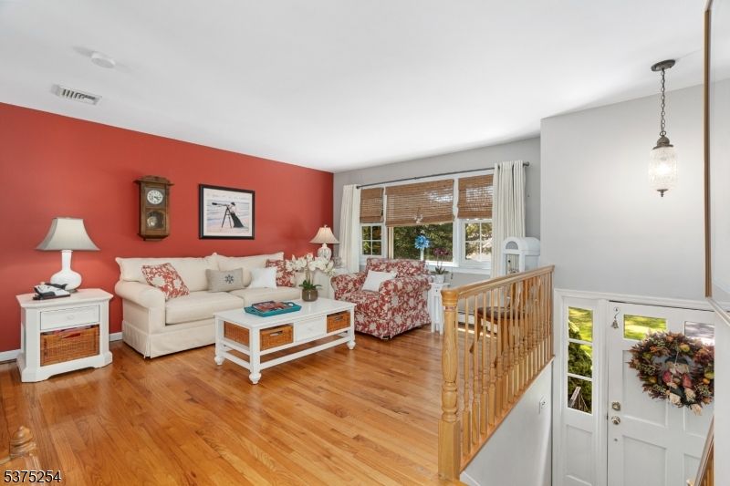 Interior, Living room, Pendant Lights, Wood Texture Flooring