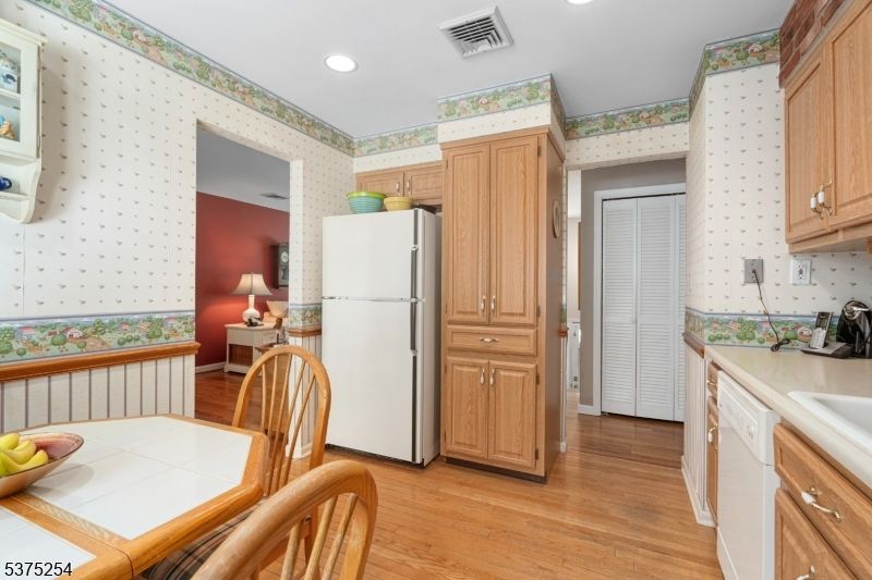 Dining room, Interior, Kitchen, Recessed Lighting, Wood Texture Flooring