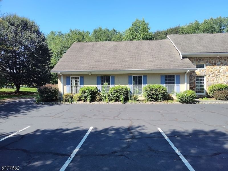 Exterior, Facade, Cape Cod